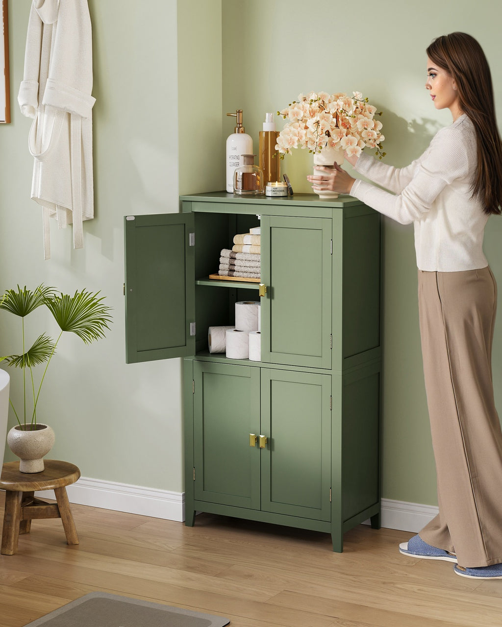 Badezimmerschrank mit 4 Türen klassikweiß waldgrün