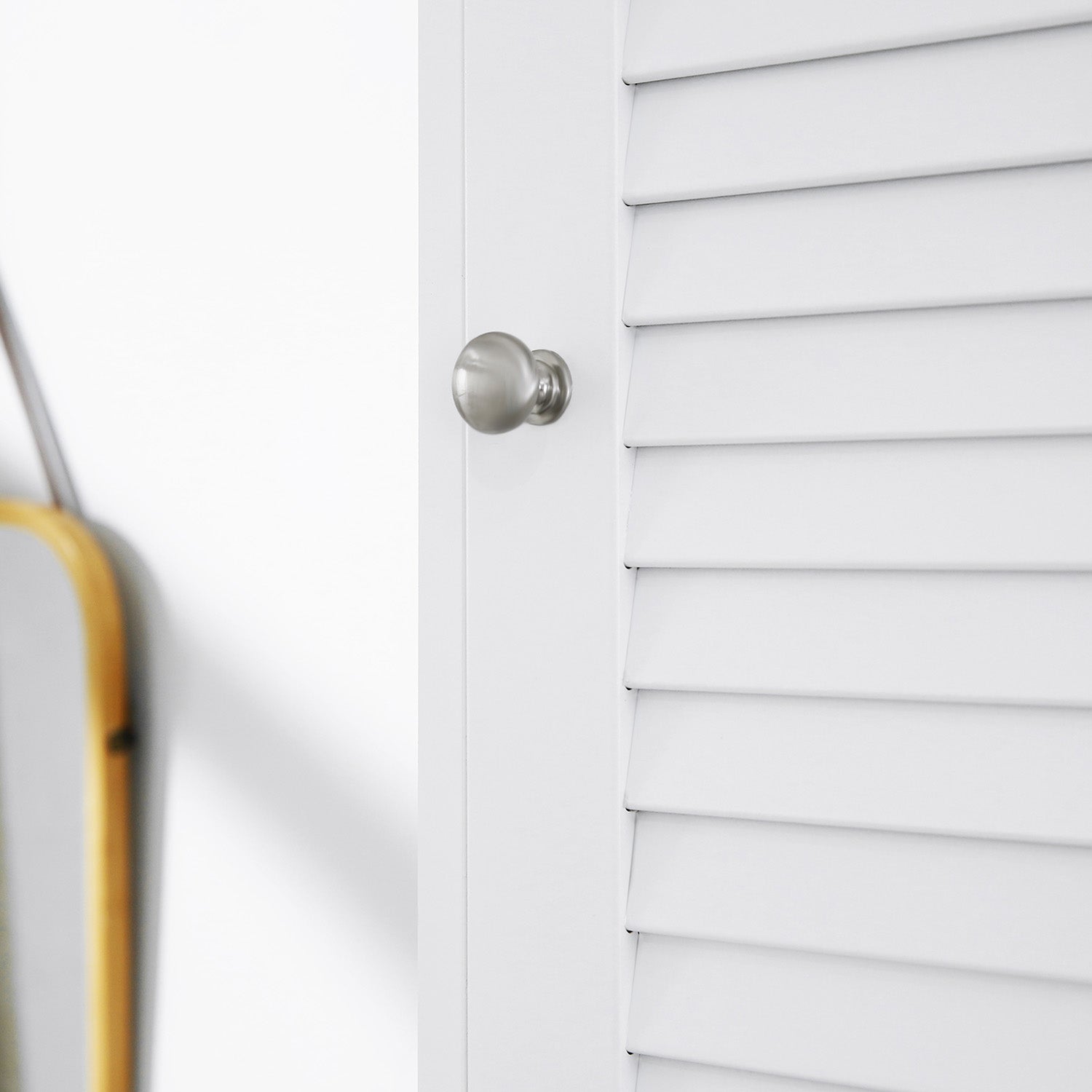 Badezimmerschrank mit Flügeltüren skandinavischer Stil