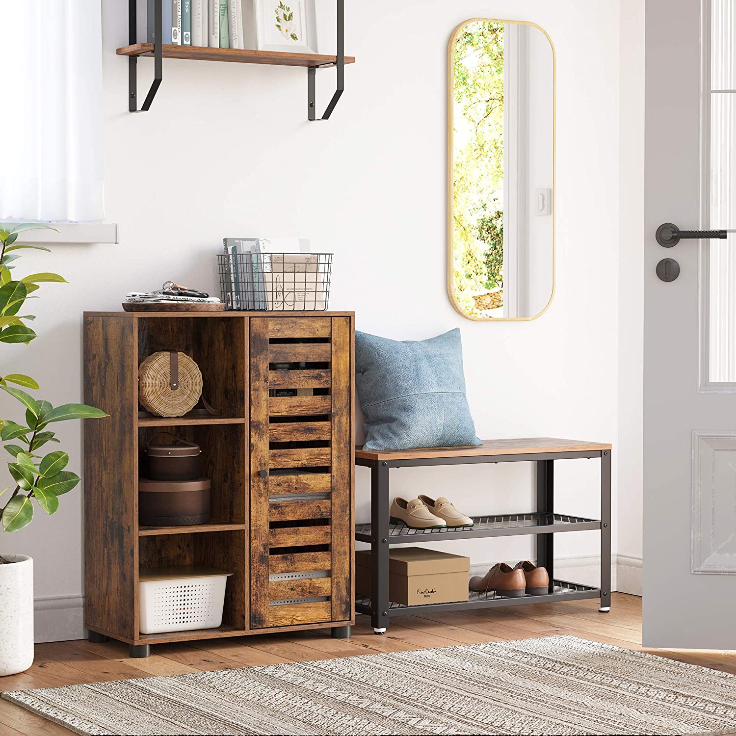 Sideboard mit Glasplatte und Schiebetür