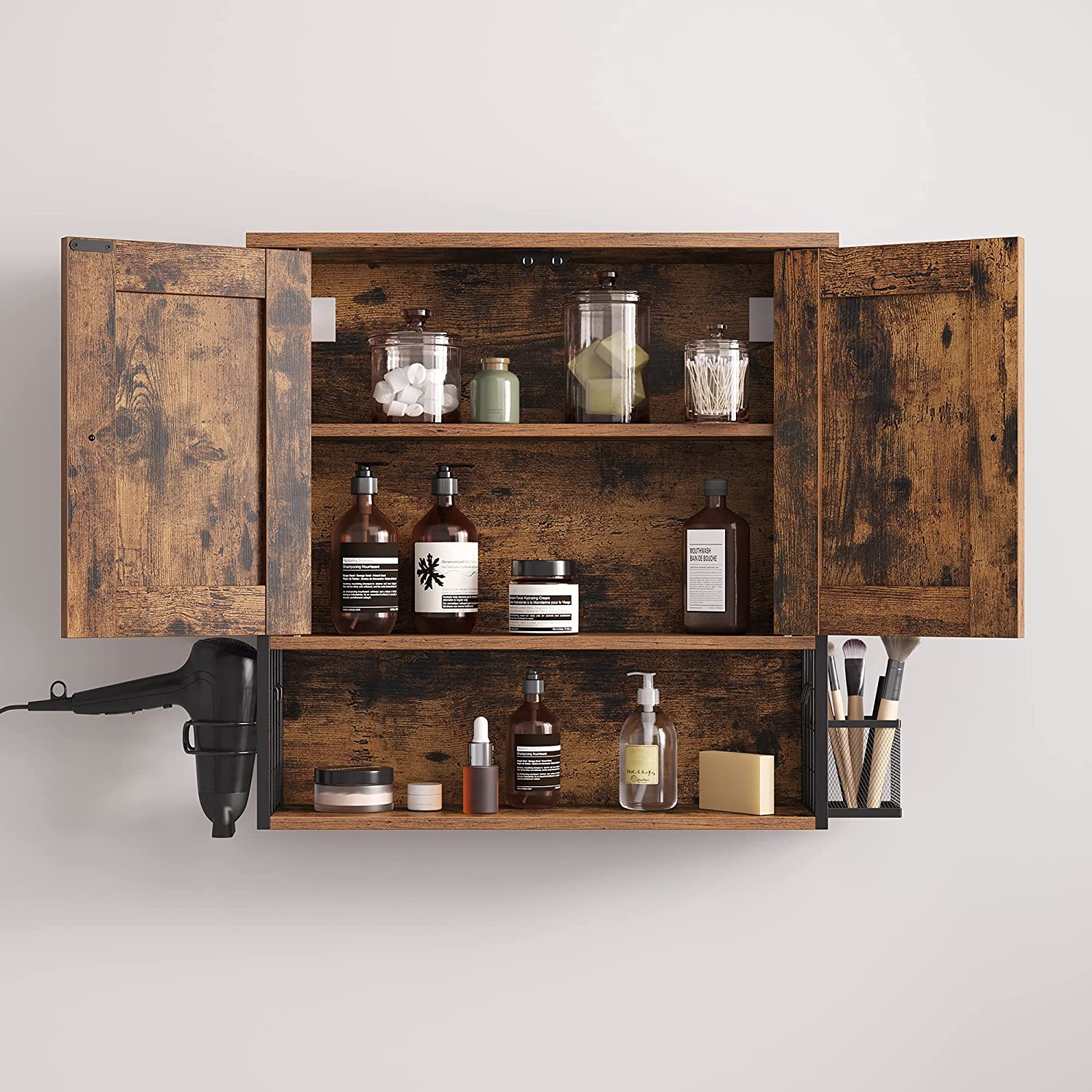 Wandschrank im Badezimmer
