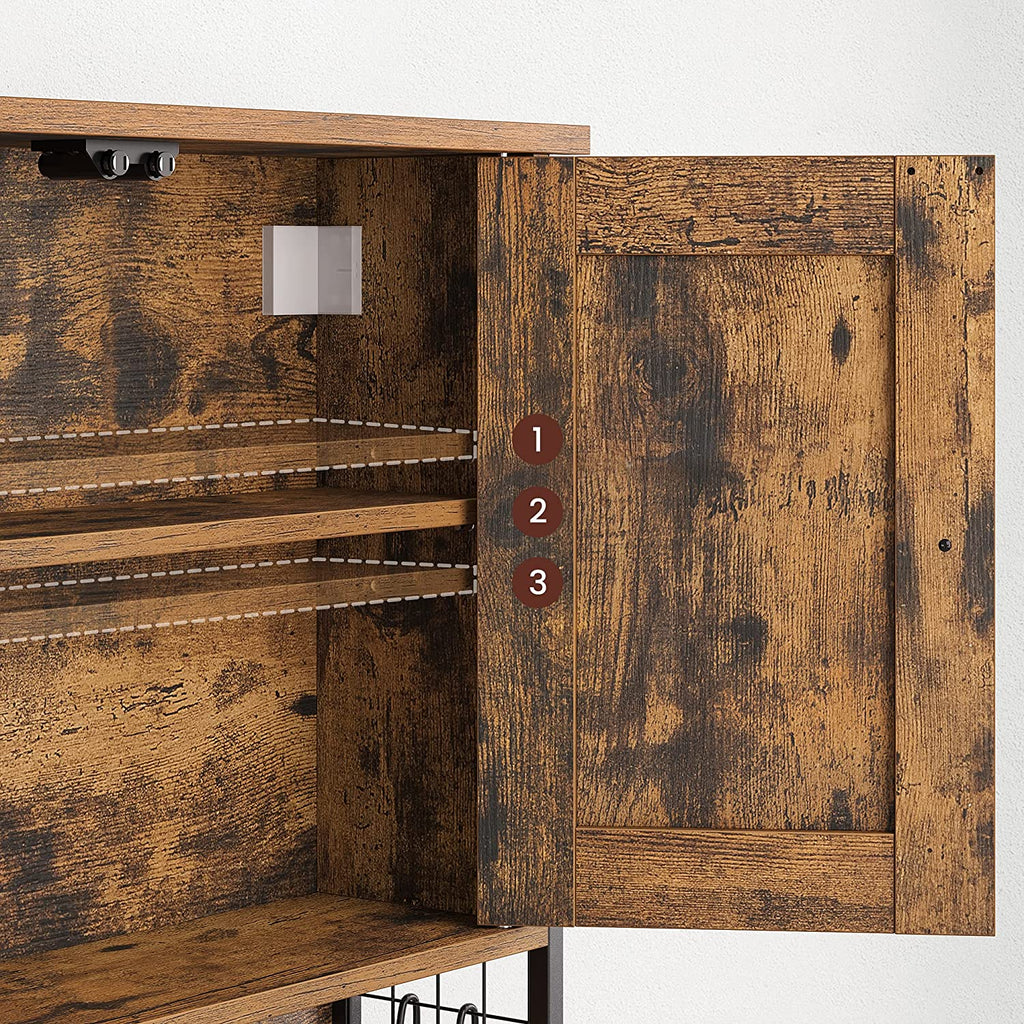Wandschrank im Badezimmer
