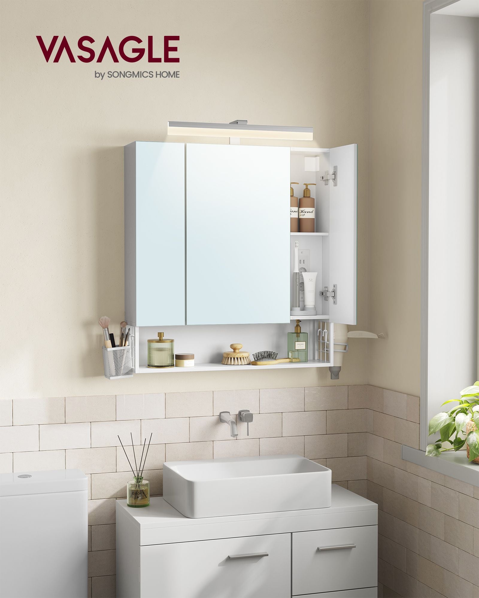 Badschrank mit Steckdosen und 3 Türen wolkenweiß