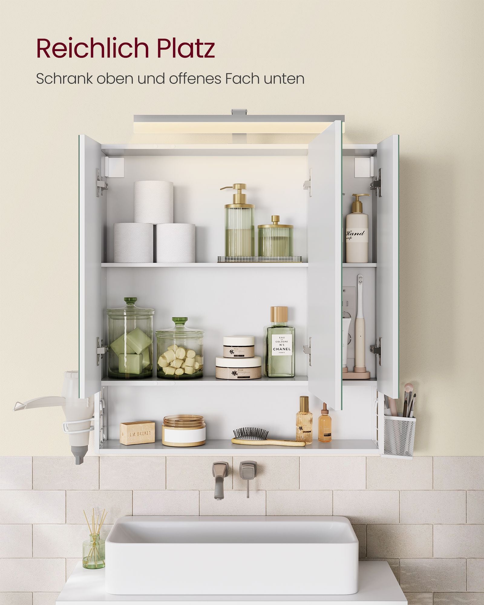 Badschrank mit Steckdosen und 3 Türen wolkenweiß