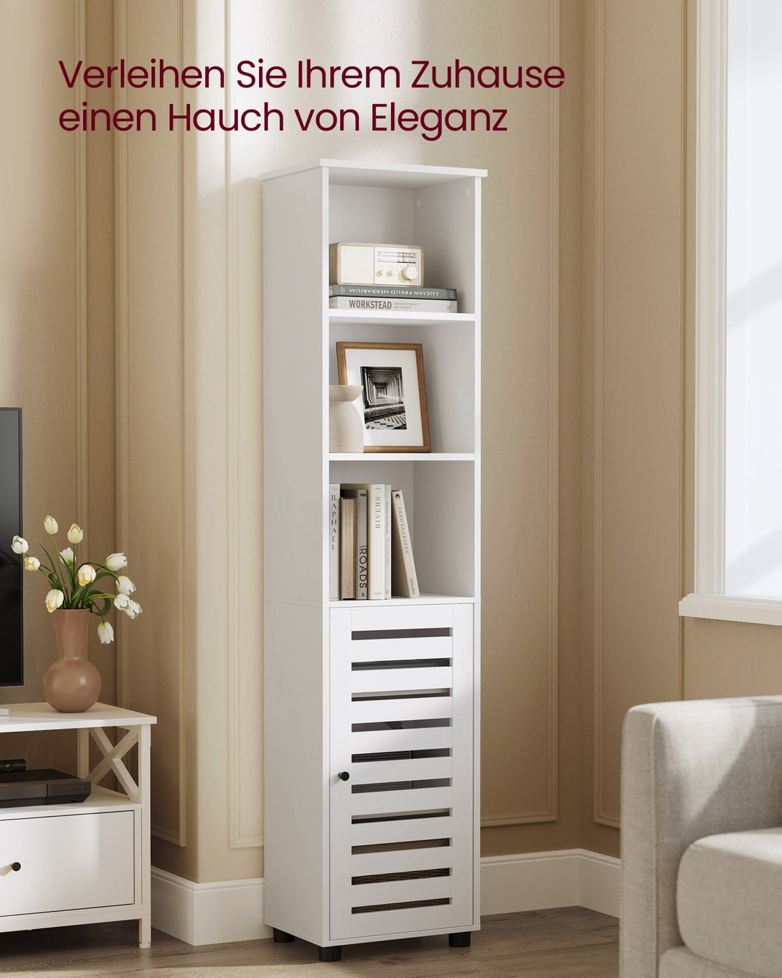 Hoher Badezimmerschrank mit offenen Fächern und verstellbaren Ablagen wolkenweiß