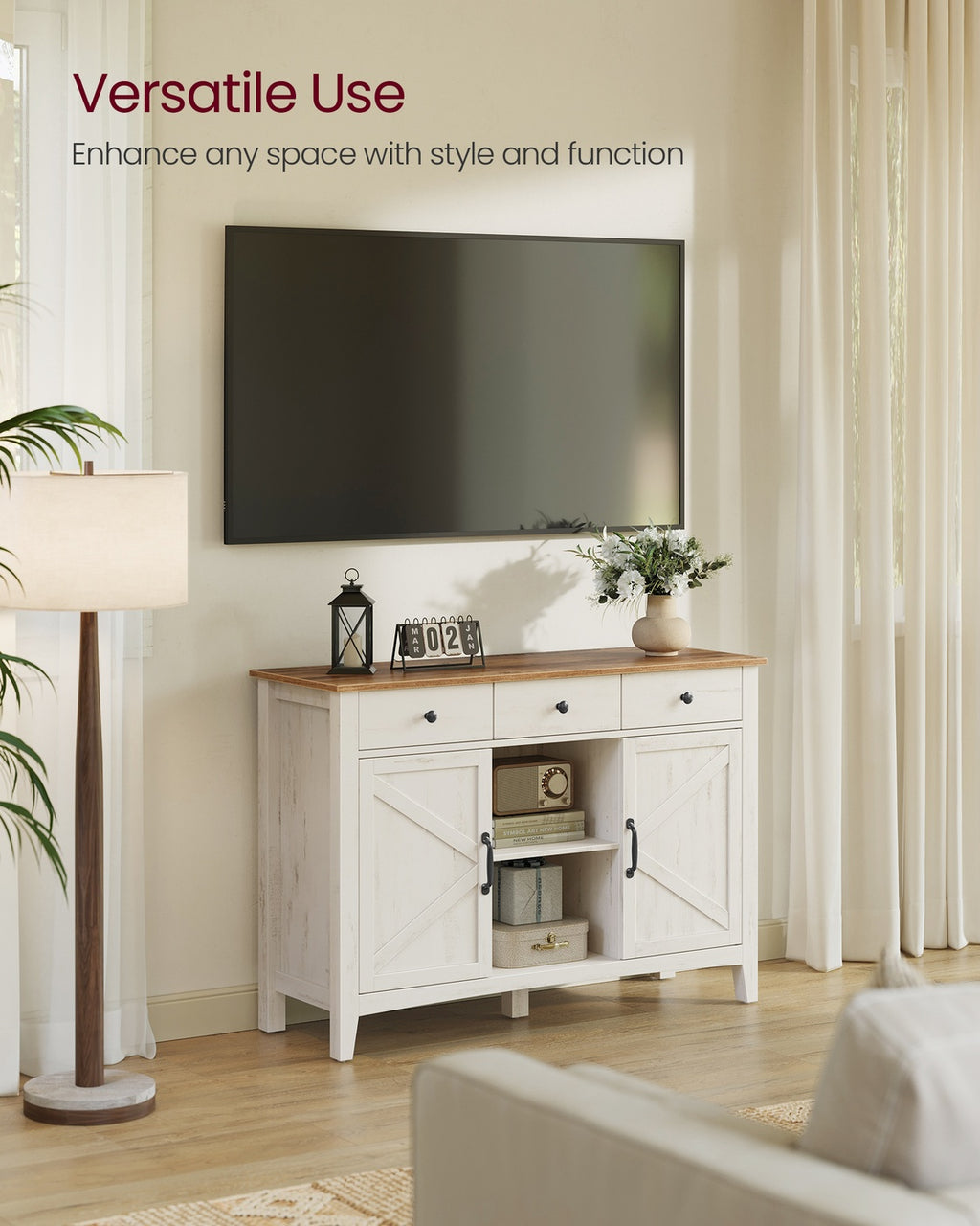 Sideboard im Landhausstil mit Schubladen und Türen