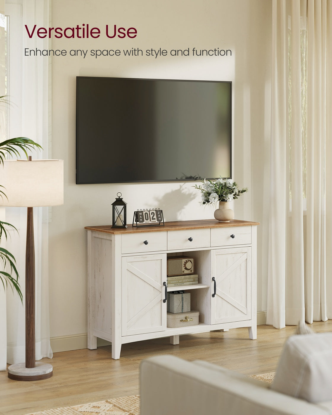 Sideboard im Landhausstil mit Schubladen und Türen