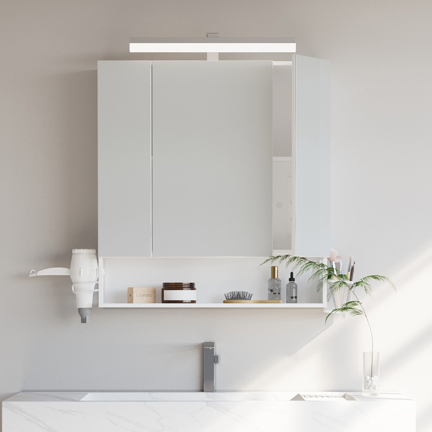 Badezimmerschrank mit LED-Beleuchtung, Steckdosen, Hängekorb