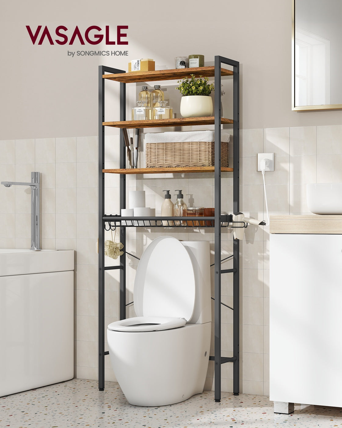 Badezimmerregal über der Toilette spart Platz und ordnet Utensilien