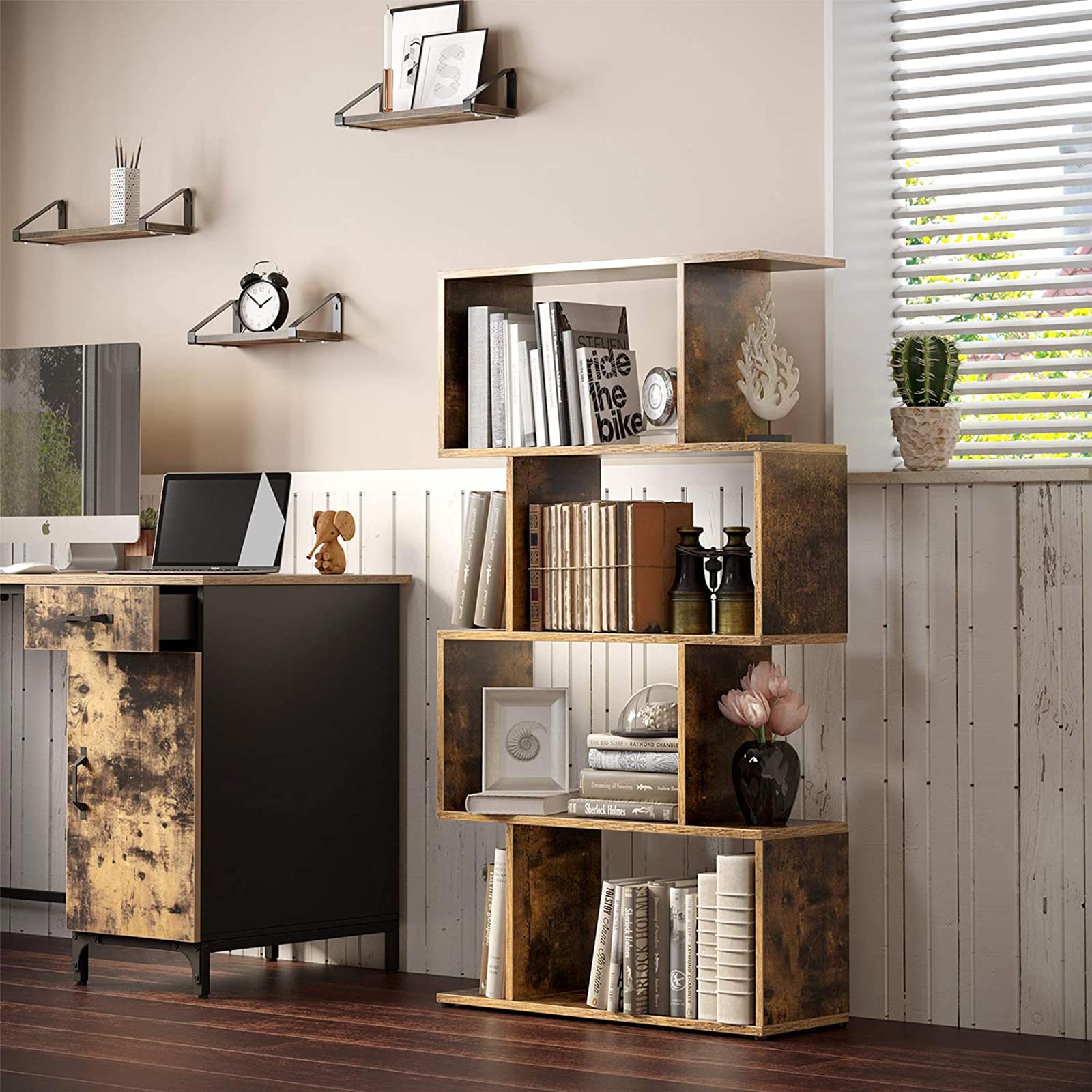 Bücherregal aus Holzspanplatte