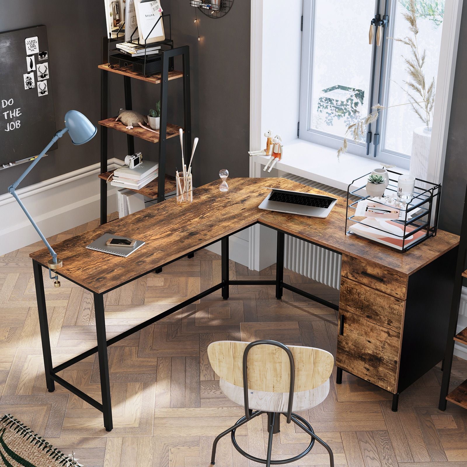 Bürotisch mit Schrank