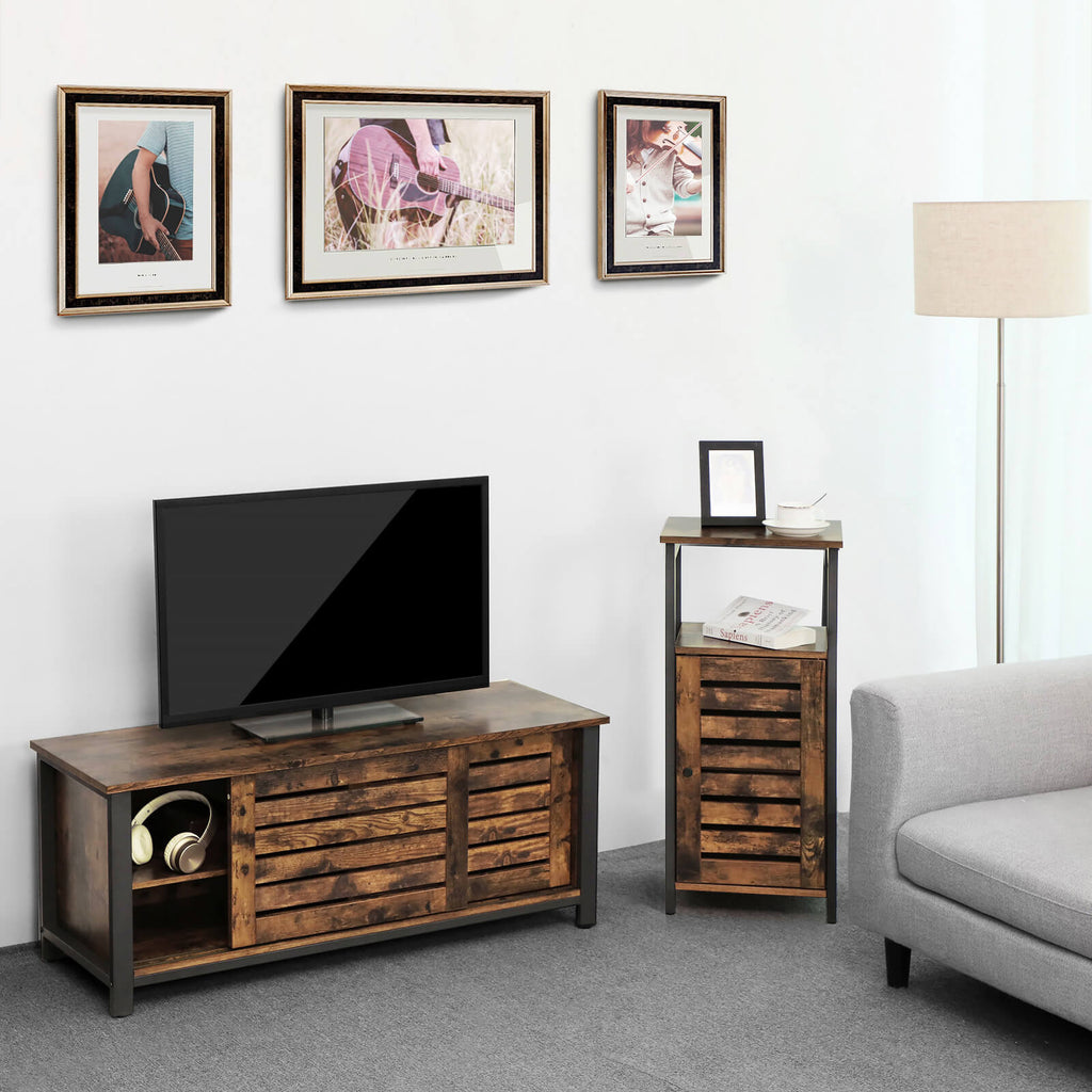 Industriestil TV-Schrank mit Lamellentüren