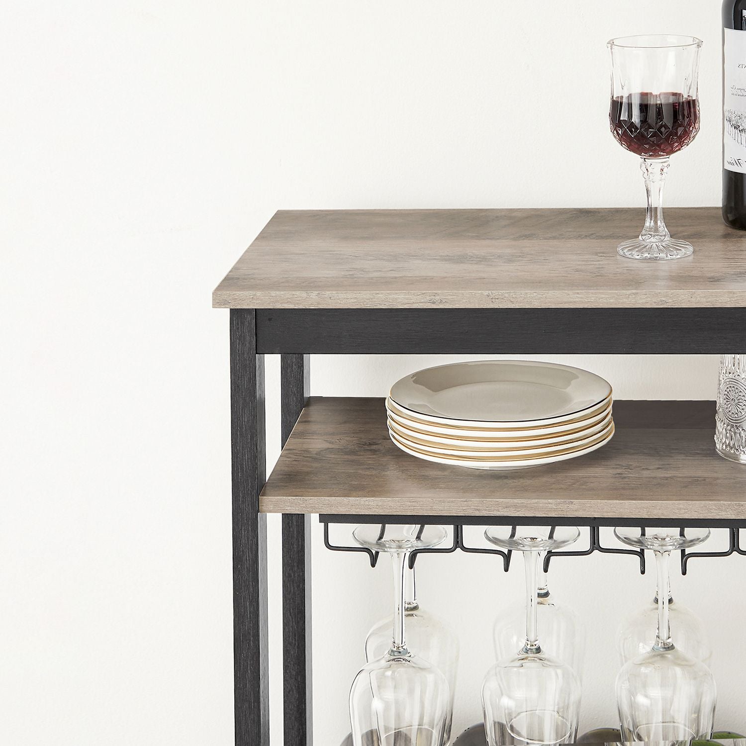 Weinregal mit Glashalter