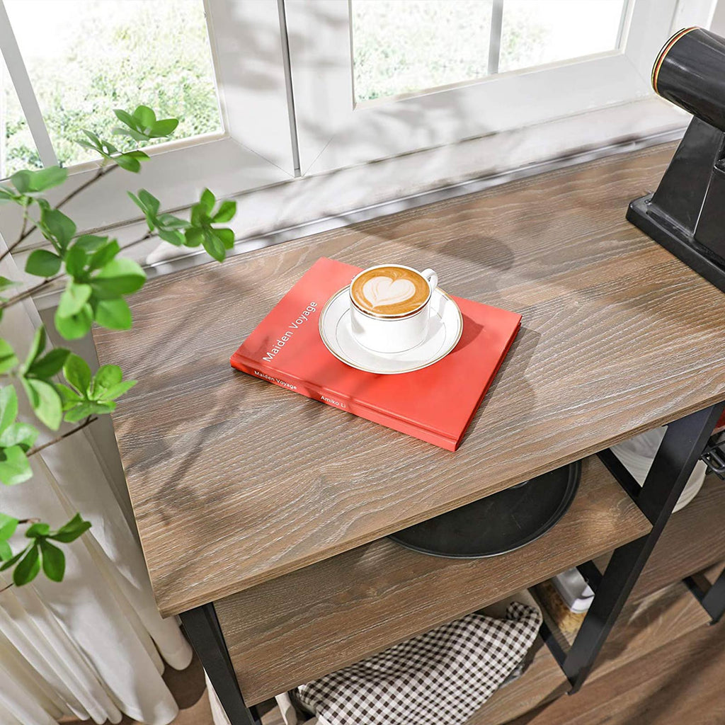 Küchenregal im Industriestil