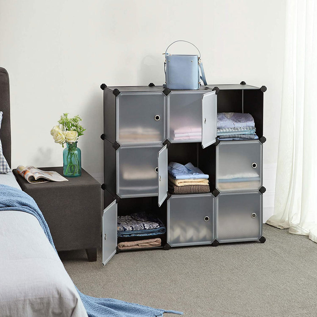 Kunststoffschrank mit 9 Würfeln