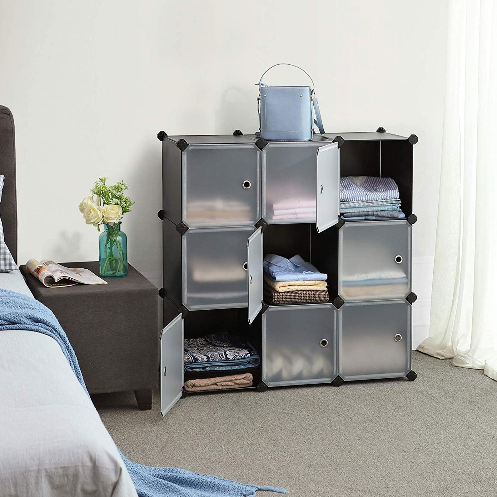 Kunststoffschrank mit 9 Würfeln