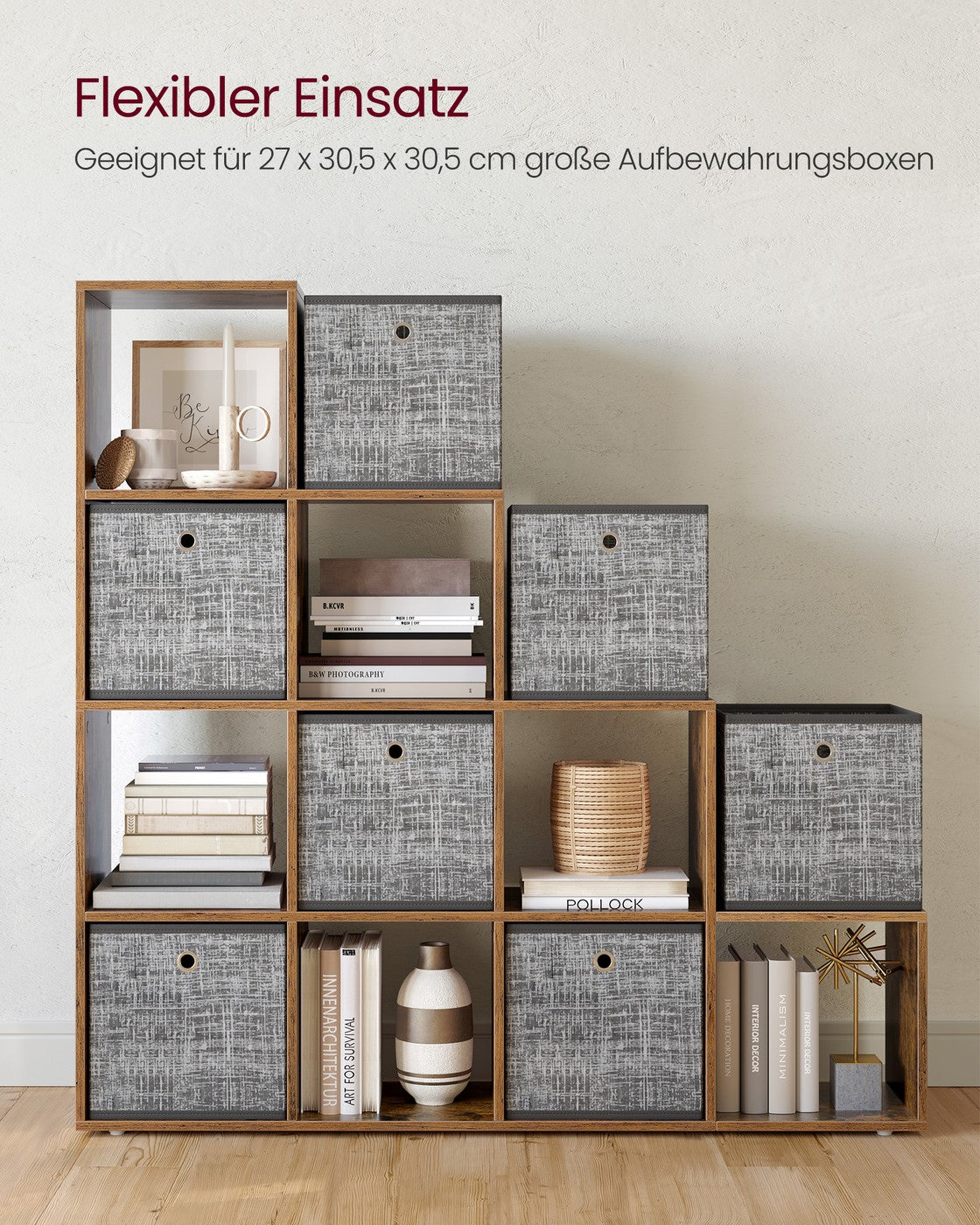 Bücherregal mit 10 Würfeln