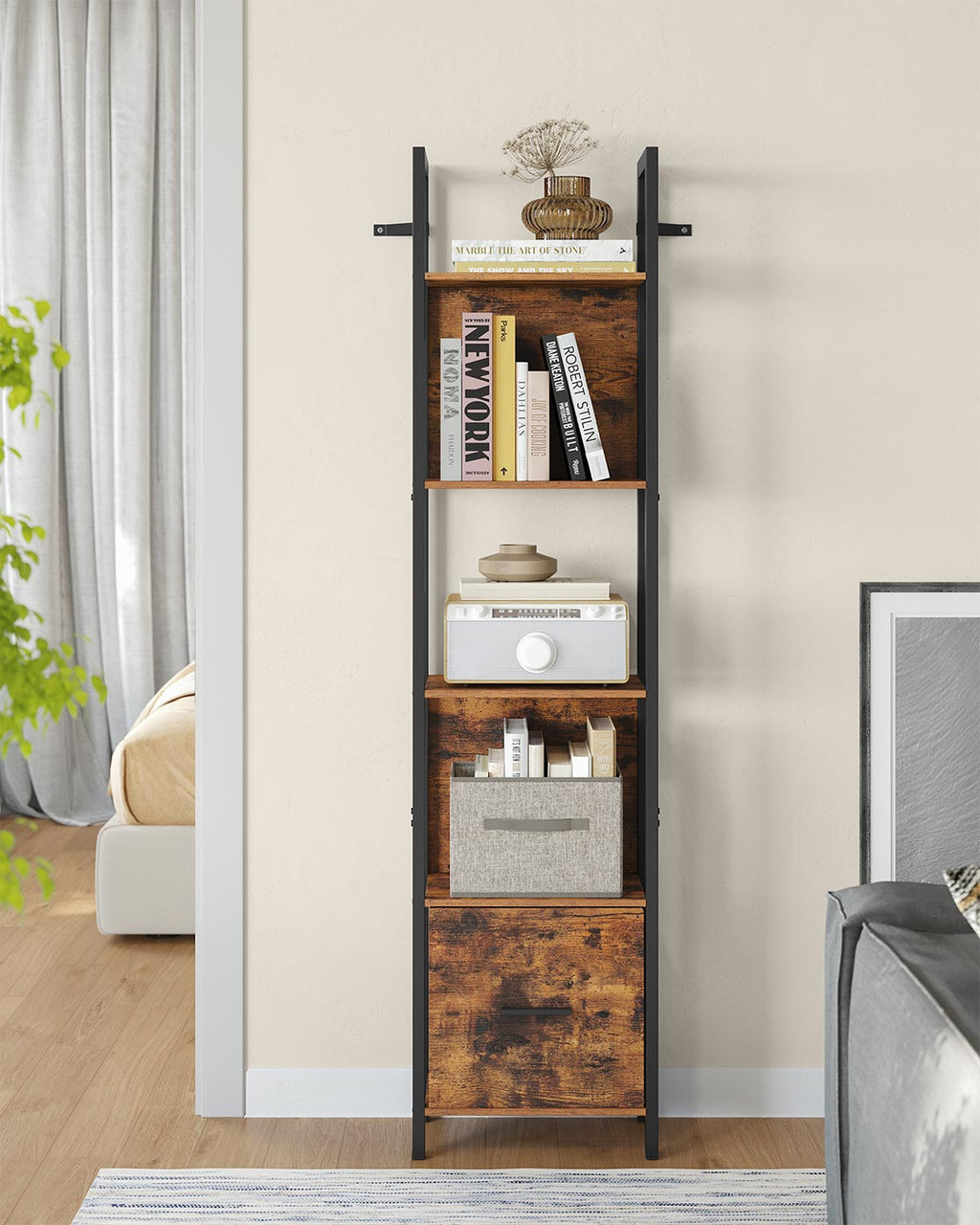 Bücherregal mit Schublade und Stahlrahmen im Industrial Design