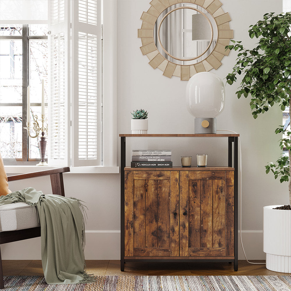 Sideboard mit Türen und verstellbaren Ablagen