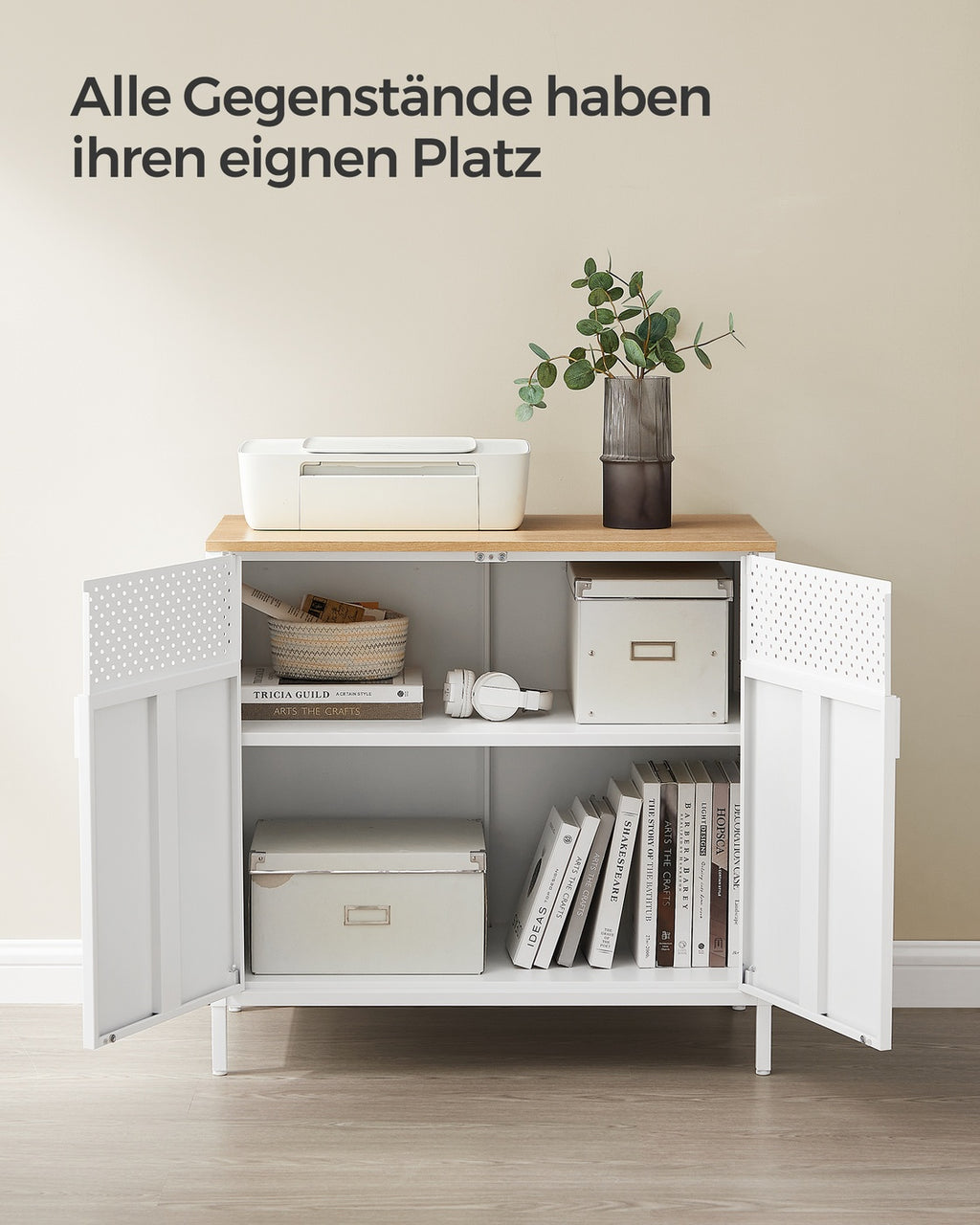 Aufbewahrungsschrank aus Stahl mit Löchern