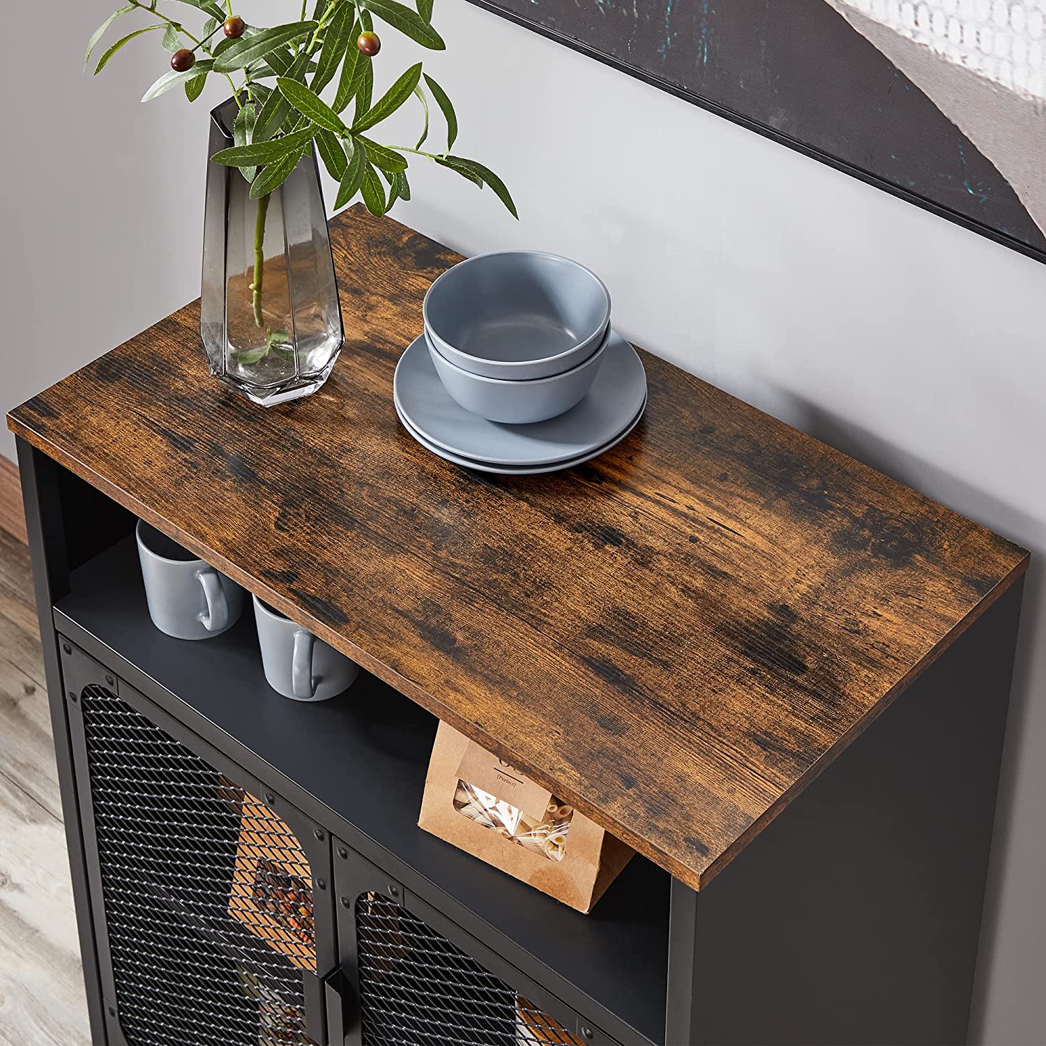 Sideboard mit verstellbarer Ablage