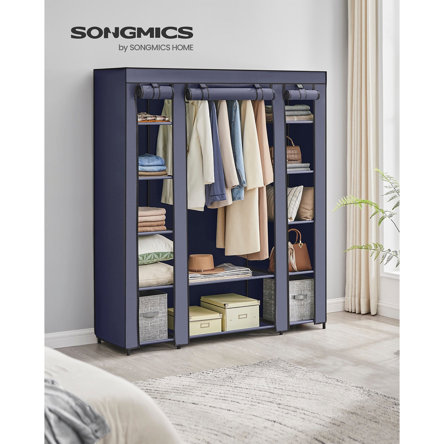 Stoffschrank mit Kleiderstange und Metallrahmen