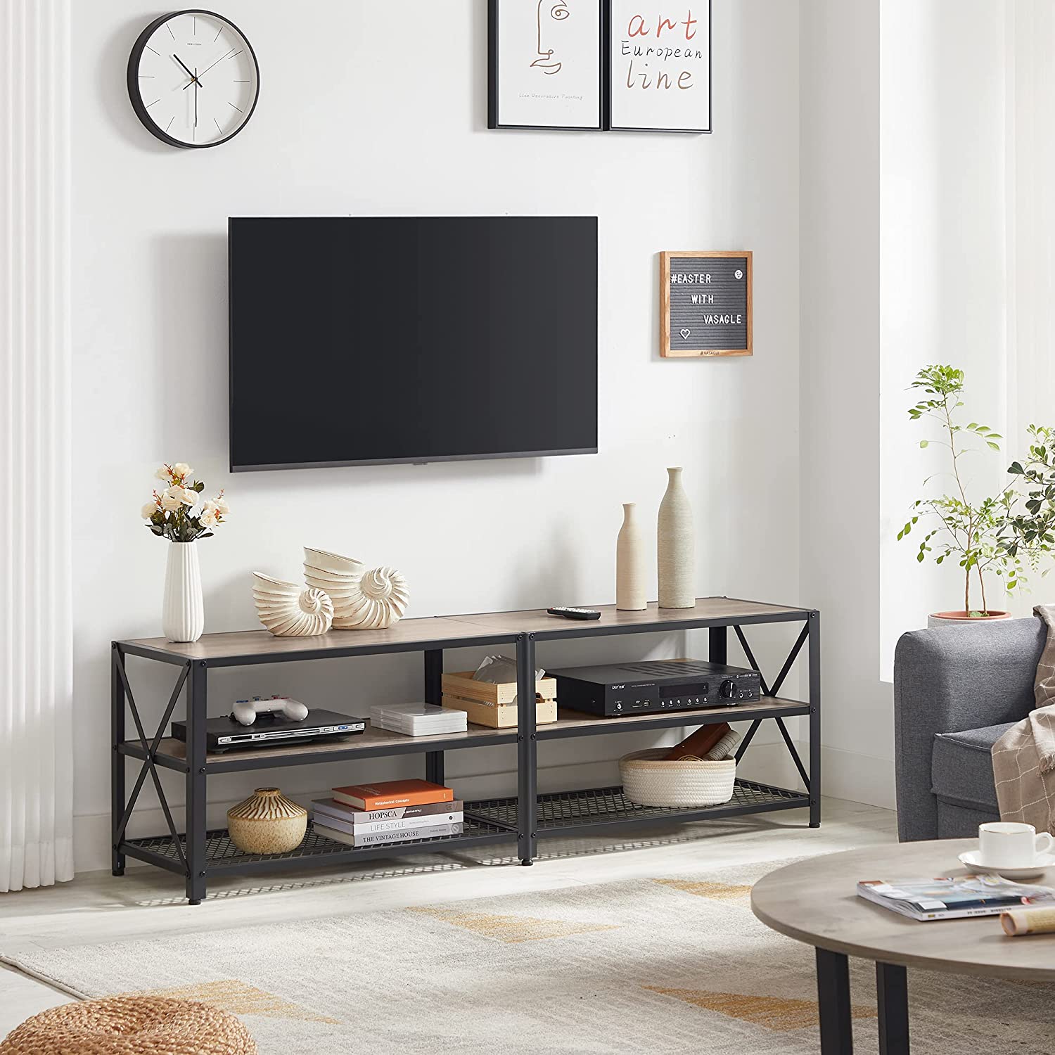 Fernsehtisch mit Ablagen