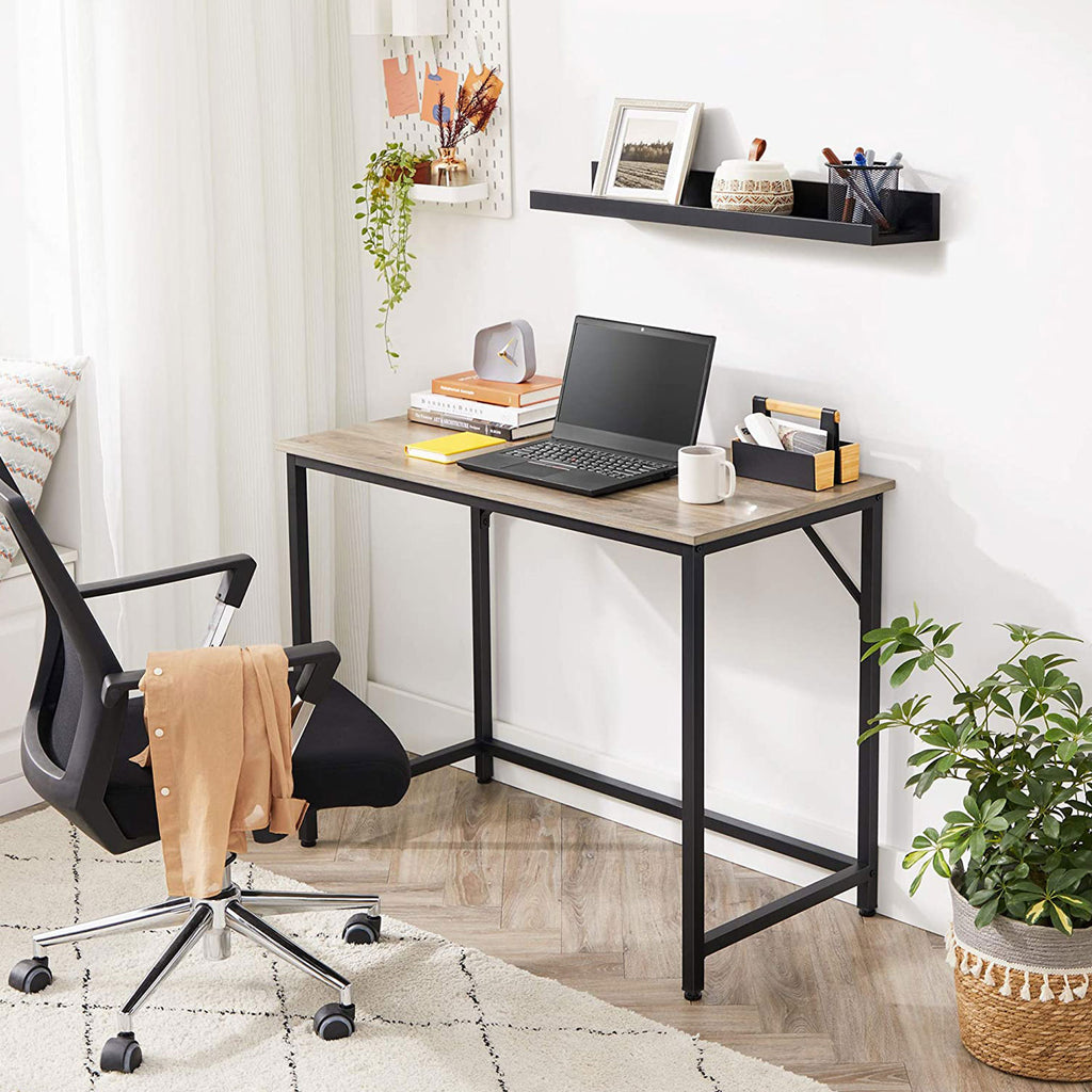 Schreibtisch mit Metallgestell