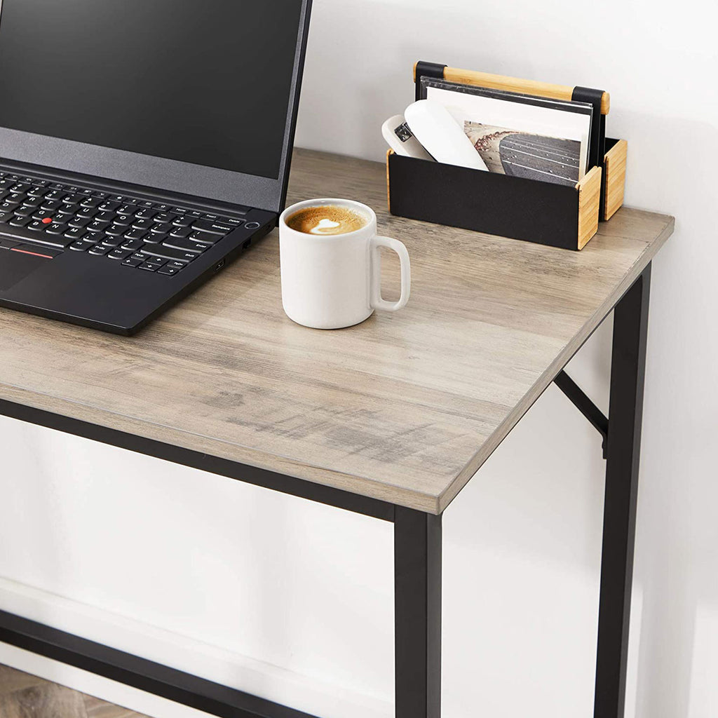 Schreibtisch mit Metallgestell