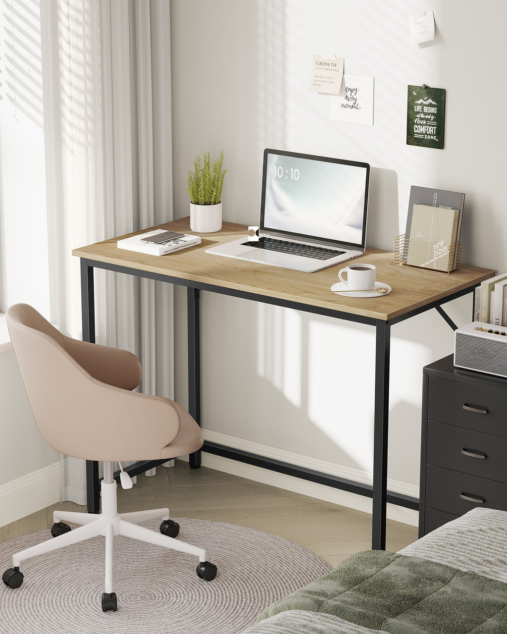 Schreibtisch mit Metallgestell moderner Stil