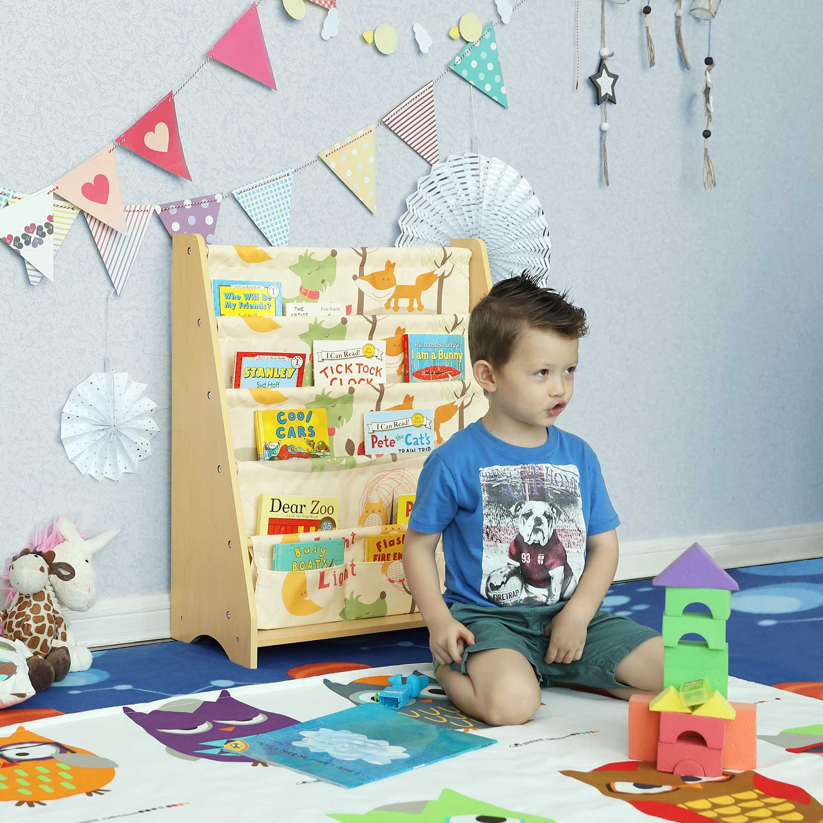 Niedliches Bücherregal für Kinder