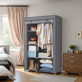 Stoffschrank mit Kleiderstange
