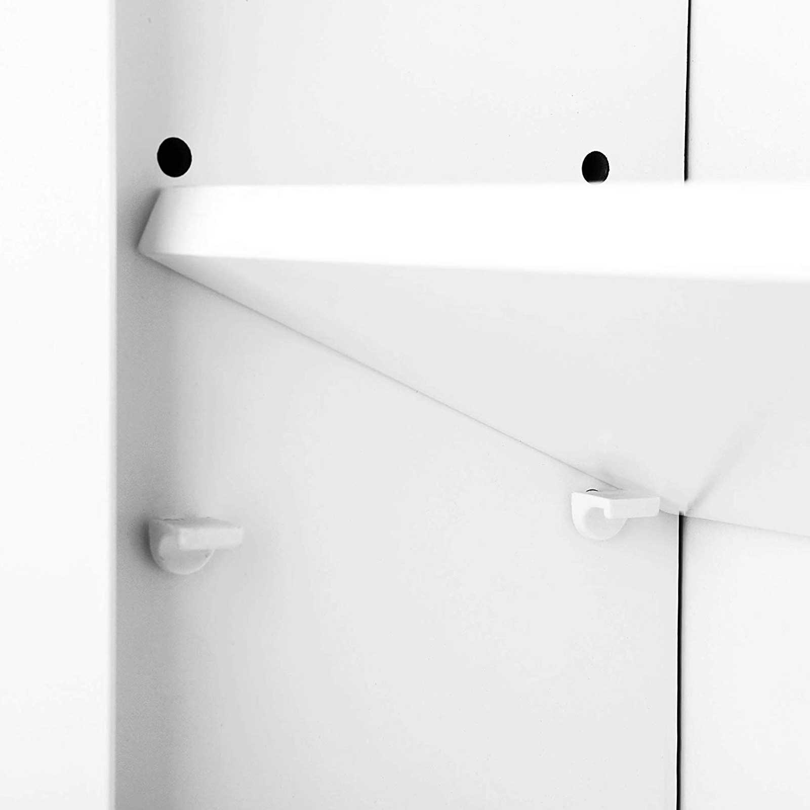 Spieglschrank fürs Bad hängend