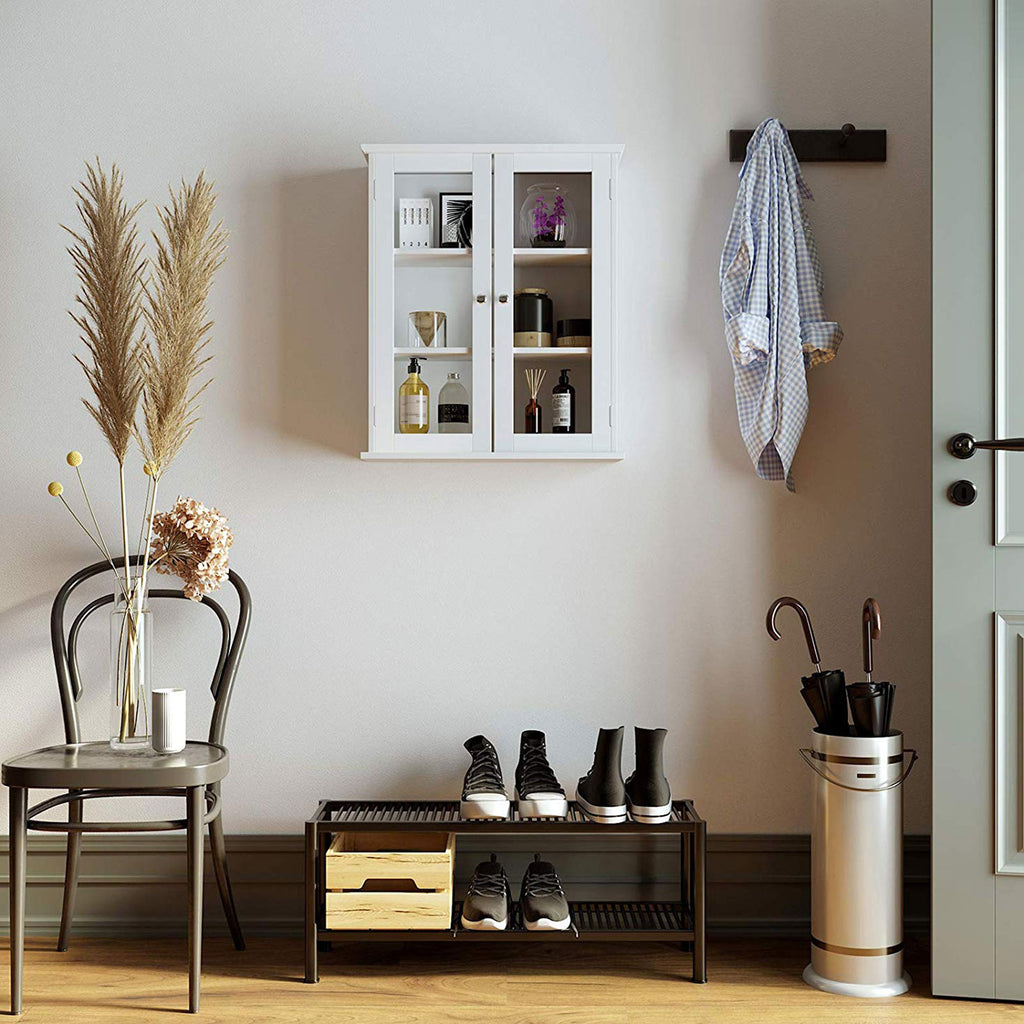 Wandschrank mit Glastüren