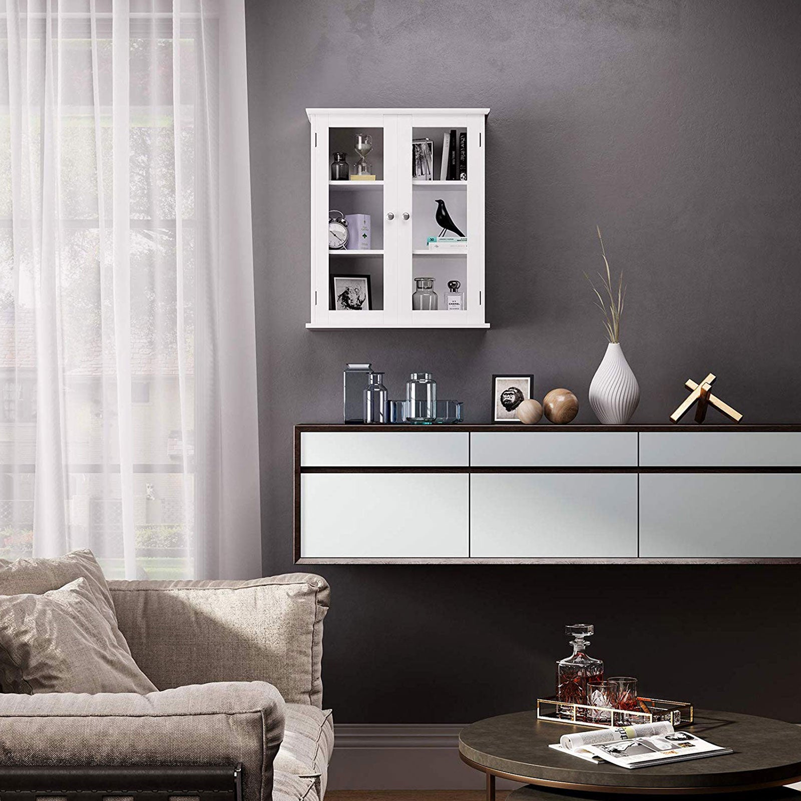 Wandschrank mit Glastüren